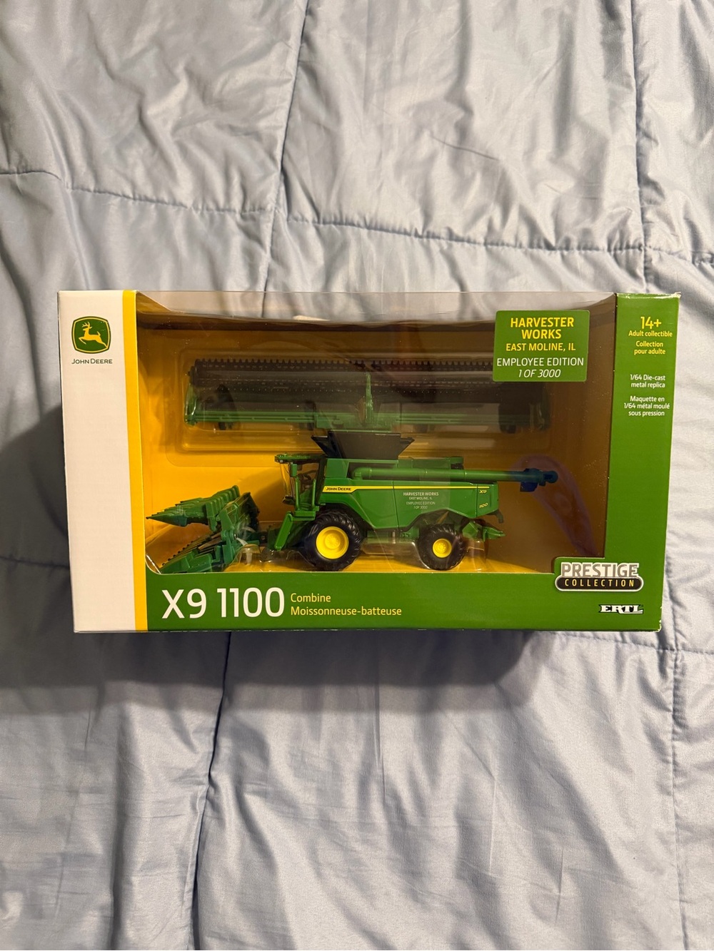 Ertl John Deere 1/64 combine Employee edition NIB